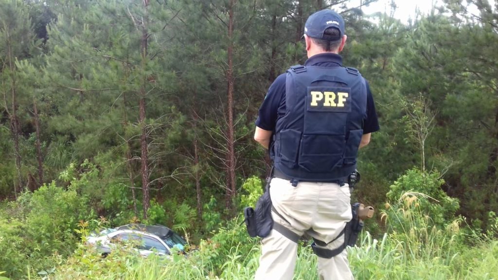 PRF atende capotamento com uma vítima grave, em Fernandes Pinheiro