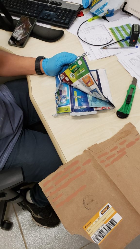 PF prende homem recebendo cédulas falsas