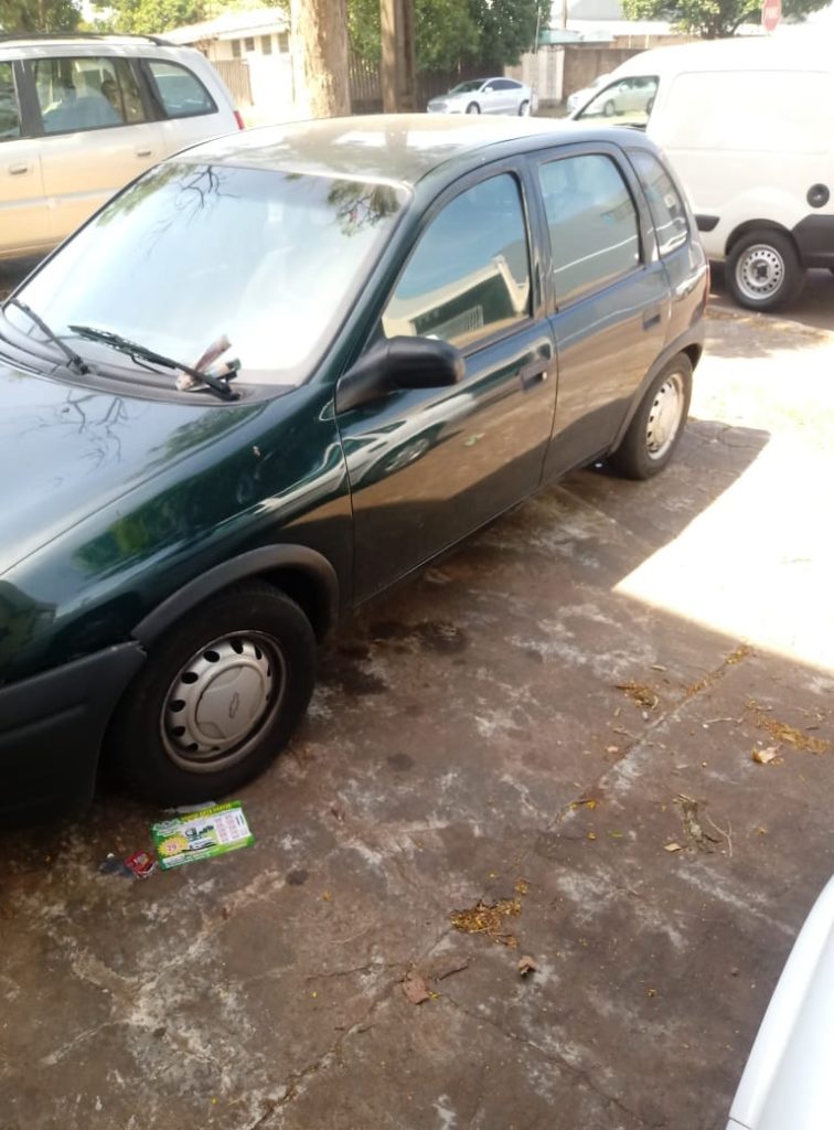 Veículo Corsa de cor verde foi furtado na Vila Tolentino