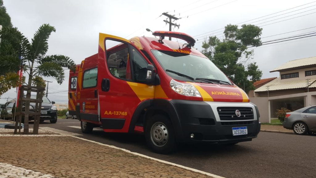 Adolescente de 12 anos cai em colégio, no Maria Luíza