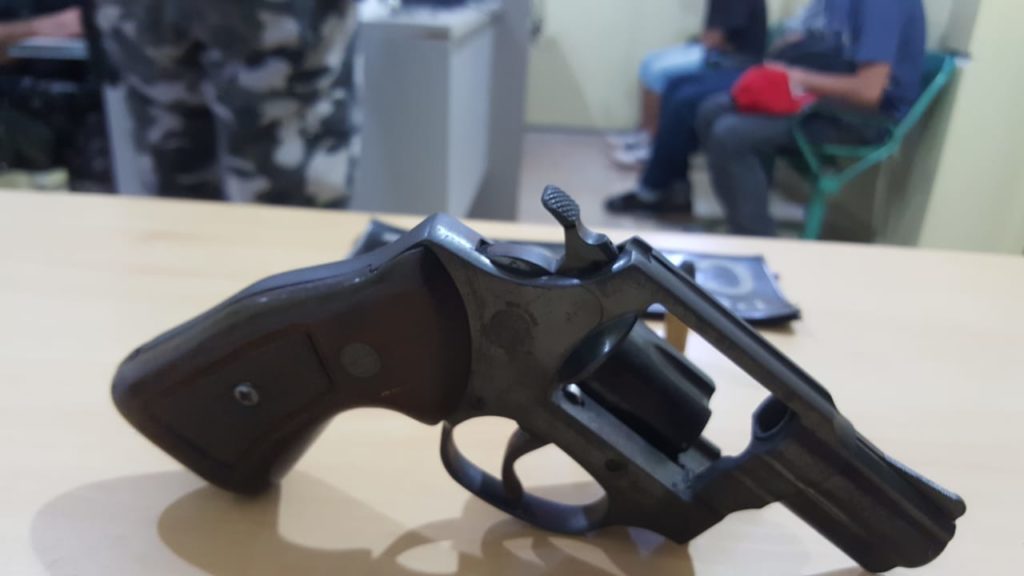 Três pessoas são detidas pelo Pelotão de Choque