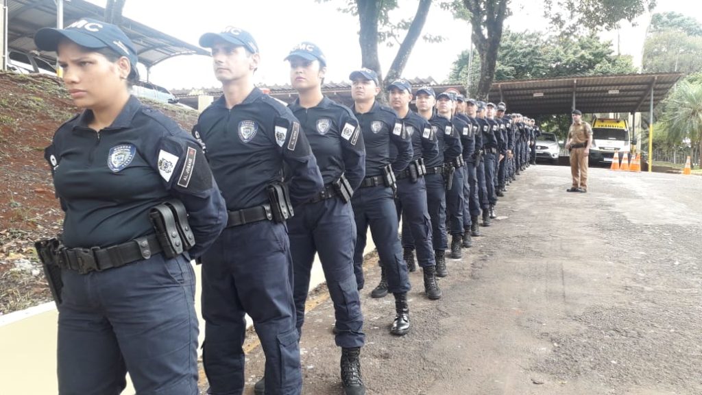 Formatura de 65 guardas municipais é realizada