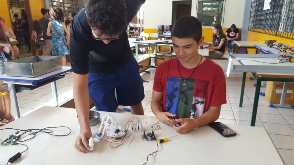 Evento no Colégio Padre Carmelo Perrone destaca ciência e tecnologia
