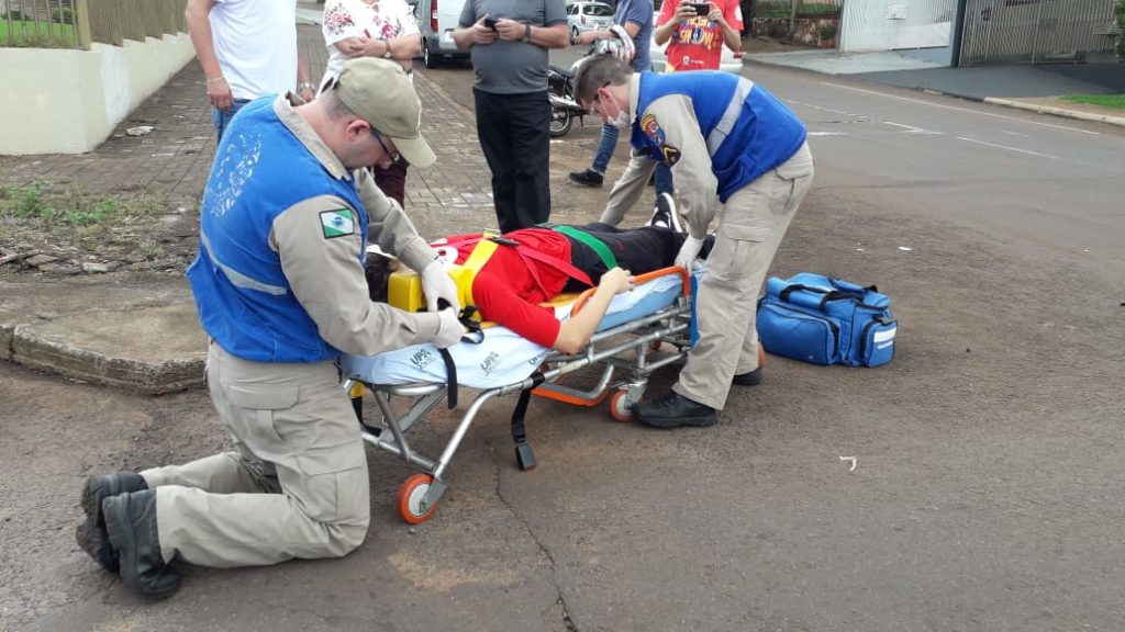 Motociclista é socorrido após colisão na Rua Fortaleza