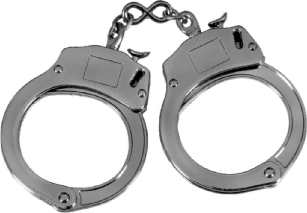 Homem é preso após agredir mãe de 72 anos com bengala em Godoy Moreira