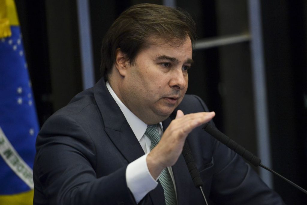 Governadores se reúnem com Maia e Alcolumbre em Brasília