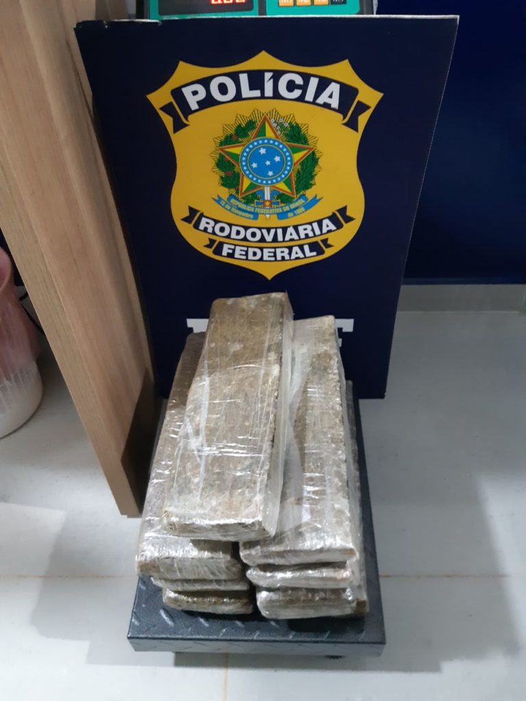 PRF encontra droga em ônibus em Céu Azul