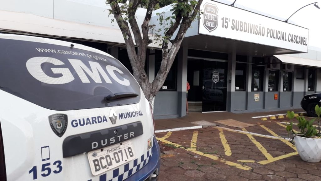 Após gesto obsceno, dois são detidos pela GM no Sanga Funda