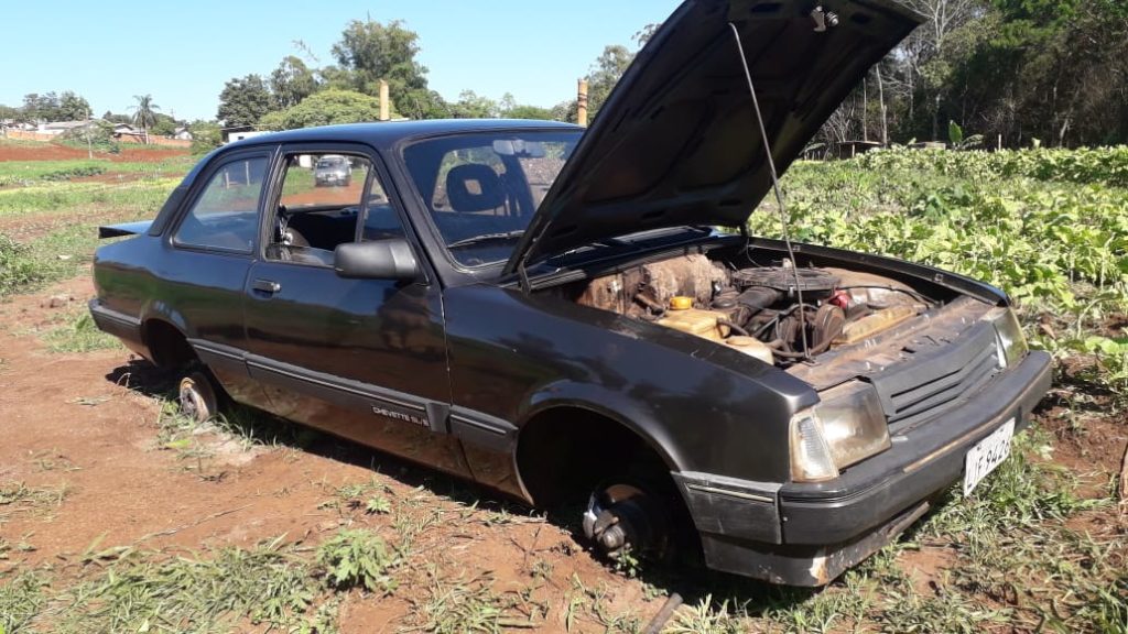 Chevette furtado no São Cristóvão é localizado pela GM em horta no Tarumã