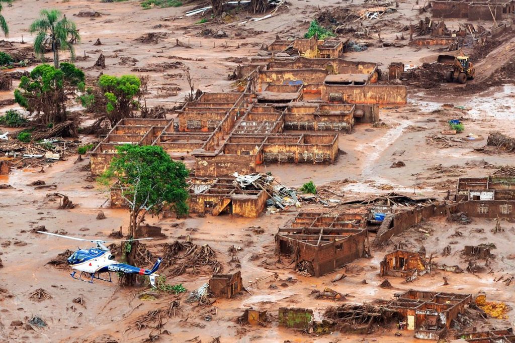AGU garante manutenção de auxílio a atingidos por rompimento de barragem em Mariana AGU garante manutenção de auxílio a atingidos por rompimento de barragem em Mariana