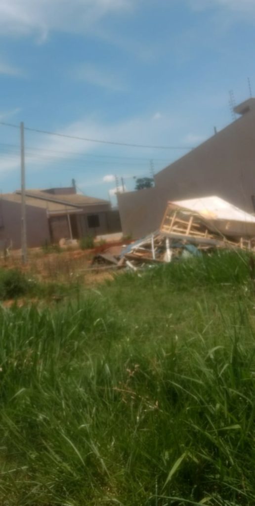 Moradores reclamam de entulhos no Loteamento Mirante