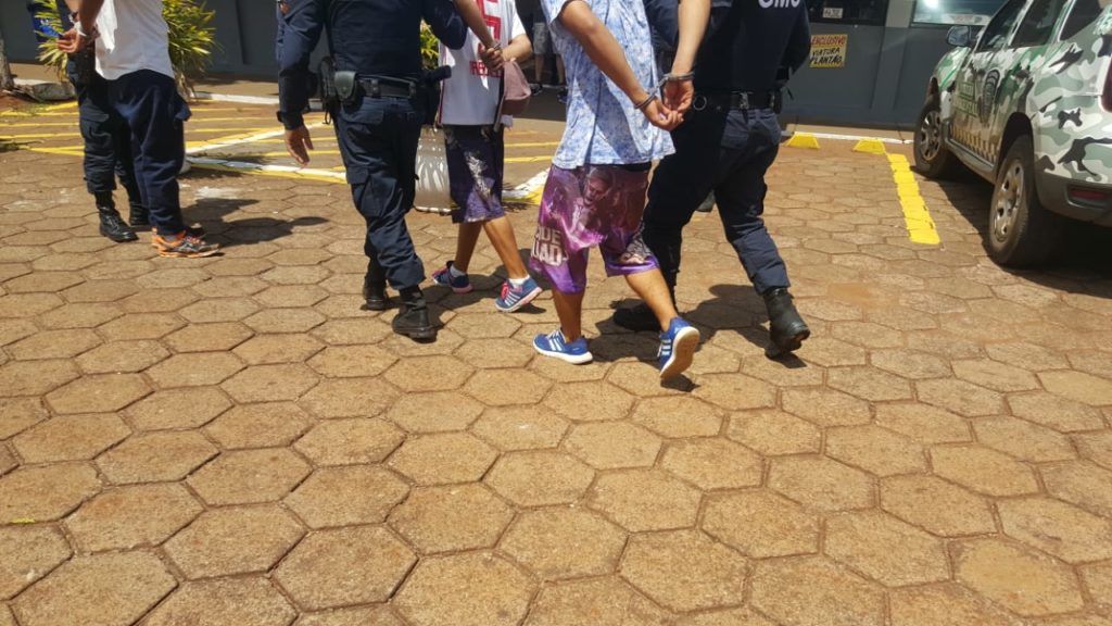 Guarda Municipal detém três por furto em loja no centro