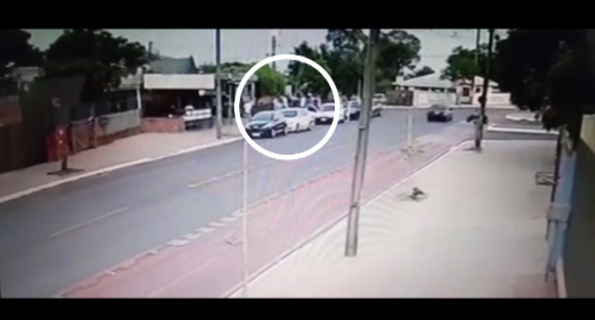 Imagem referente a Câmera mostra movimentação em local onde homem foi assassinado