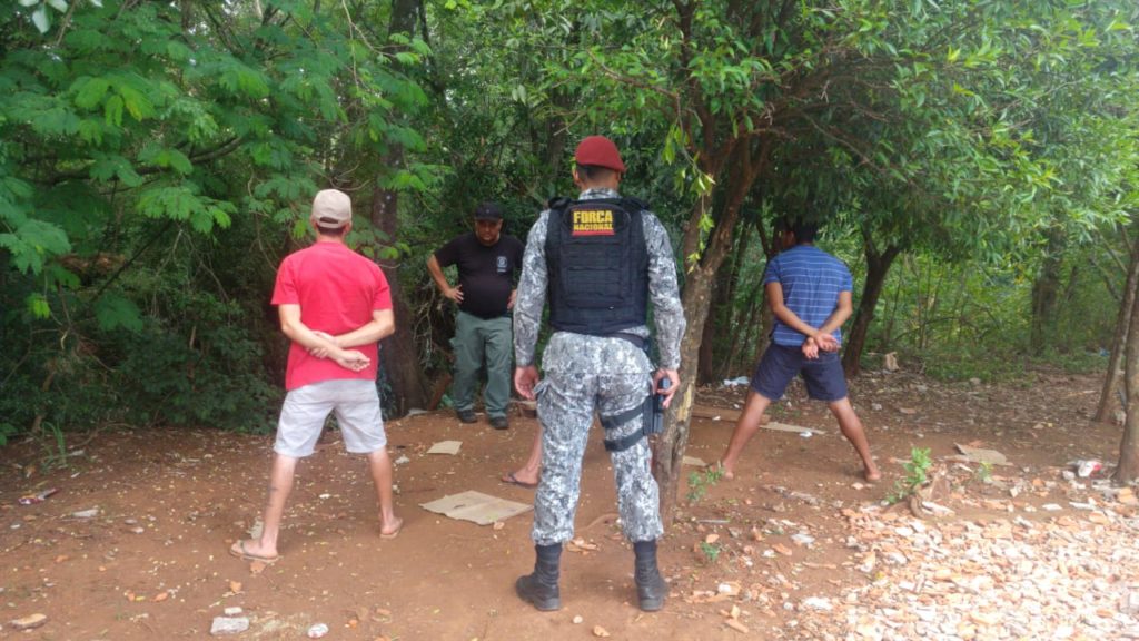 Polícia faz operação de combate ao crime na fronteira com a Argentina