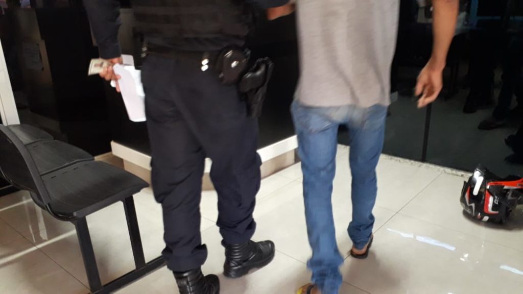 Homem é detido por descumprir medida protetiva