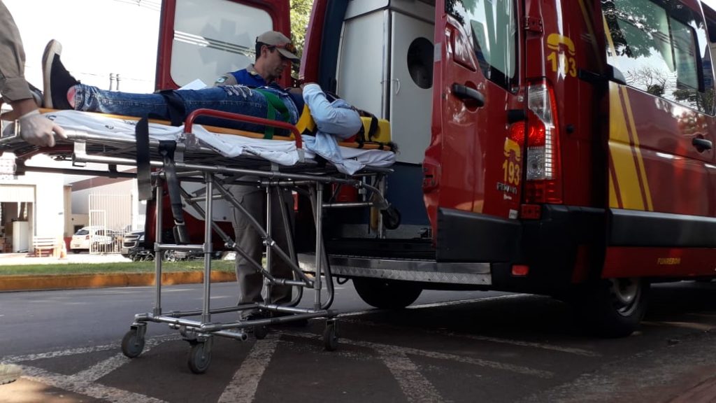 Menina de 13 anos é socorrida após sofrer queda no Colégio Padre Carmelo Perrone
