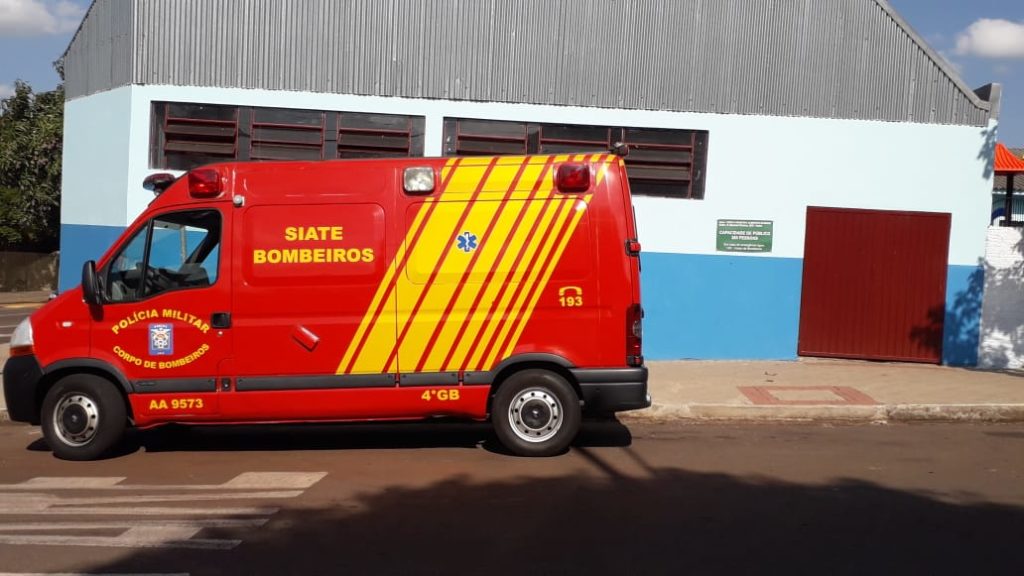 Após sofrer queda, criança de nove anos é resgatada na Escola Municipal Almirante Barroso