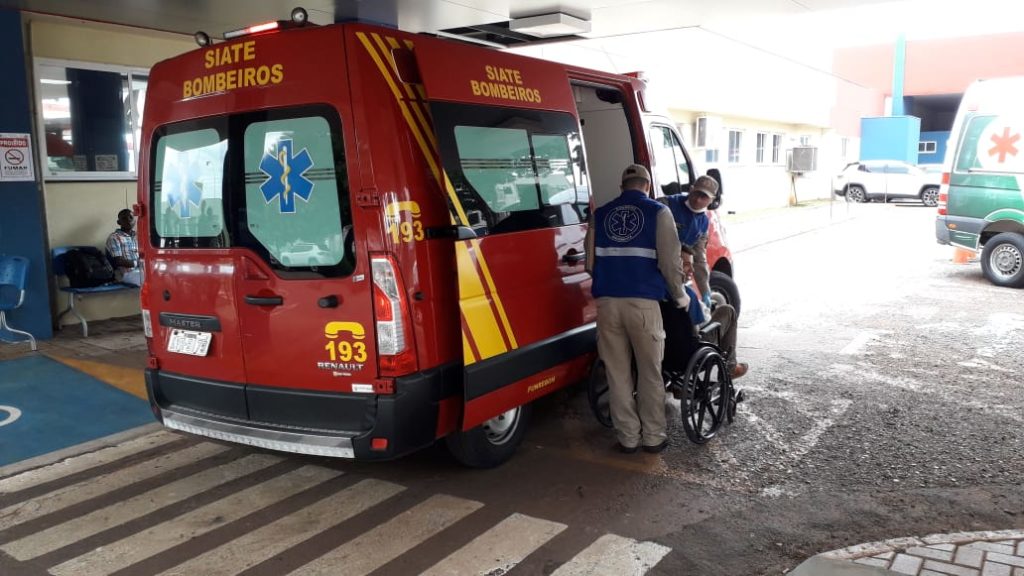 Rapaz tem dedos da mão arrancados em explosão de ‘bombinha’