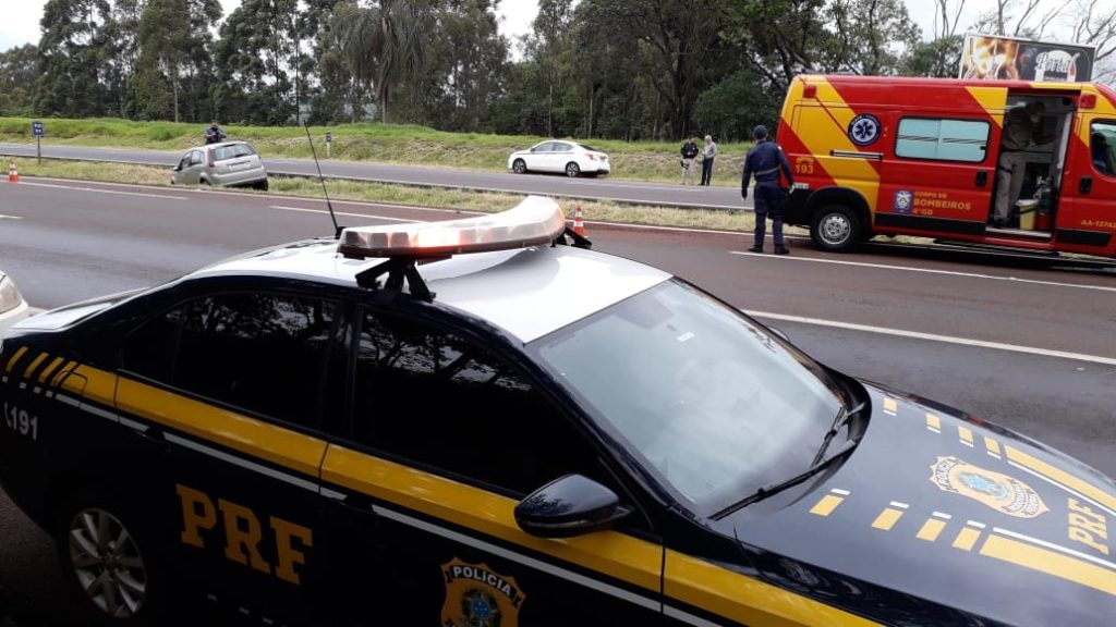 Mulher fica ferida após sair da pista na rodovia BR-467