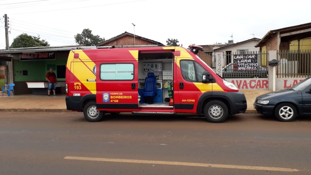Bombeiros atendem idosa que sofreu queda no Jardim Clarito