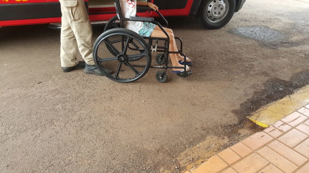 Menina é levada à UPA ao sofrer queda no Bairro Canadá