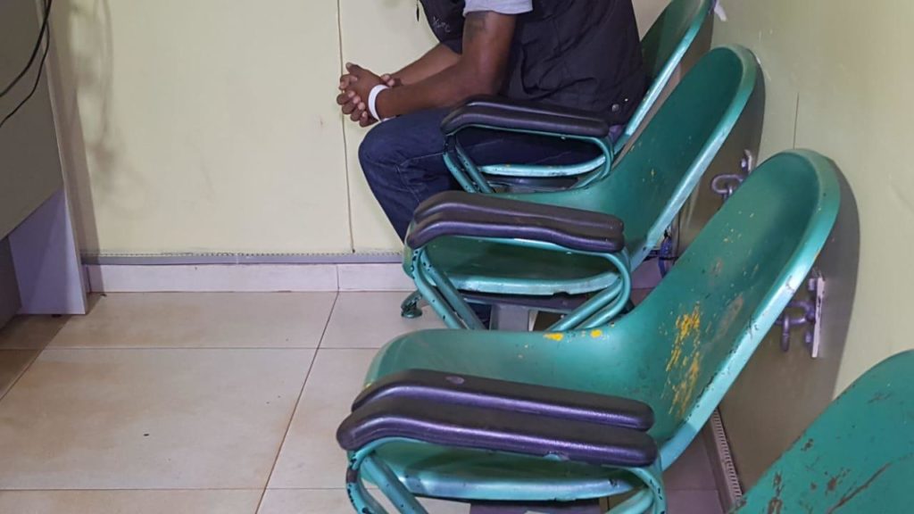 PM detém homem por furto em barbearia no Bairro Floresta