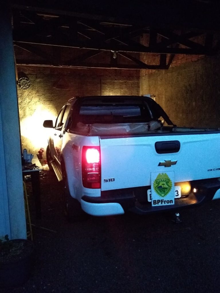BPFron apreende caminhonete preparada para transporte de contrabando