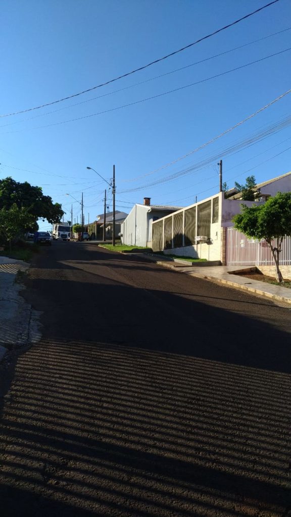 Morador reclama de lâmpadas queimadas na região do Santa Felicidade