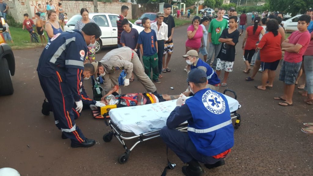 Motociclista fica gravemente ferido em colisão com carro na região do Bairro Brasmadeira