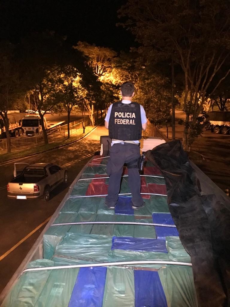 Operação Hórus realiza prisão de motorista e apreende caminhão com contrabando