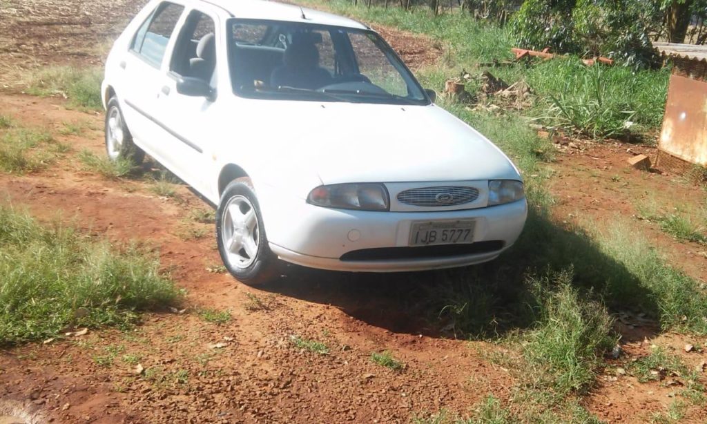 Carro é furtado na área rural