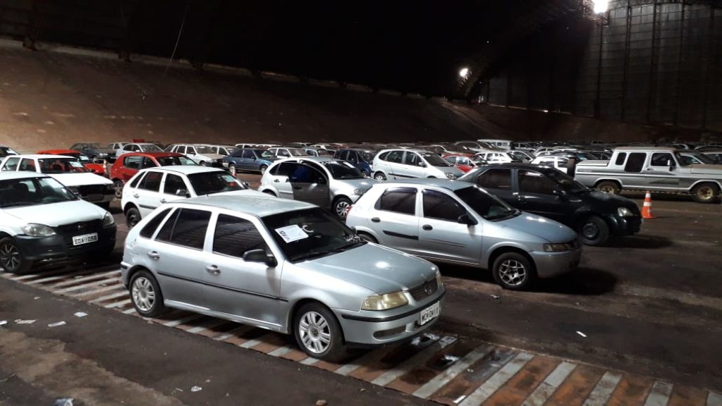 Leilão da Cettrans: interessados visitam pátio de veículo