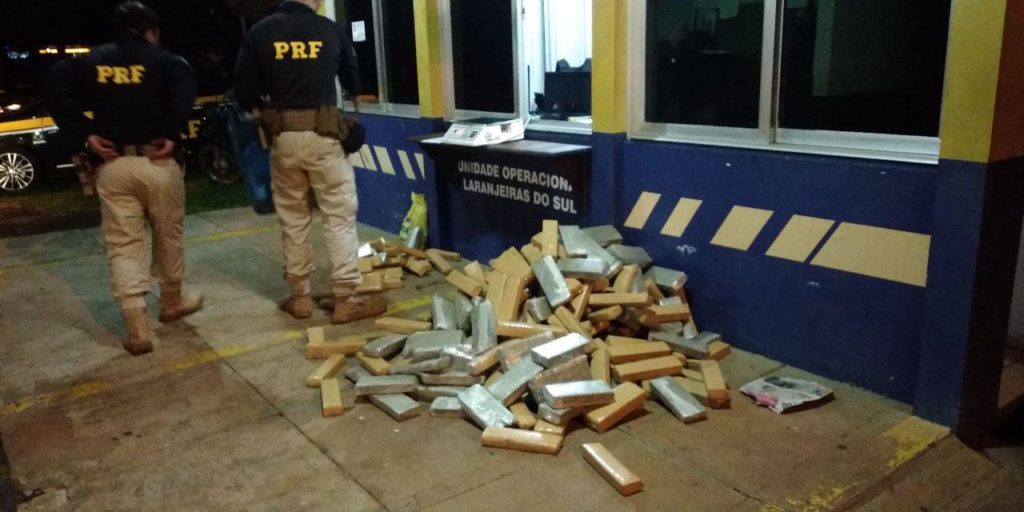 PRF apreende 200 quilos de maconha em carro alugado conduzido por morador de Cascavel; assista perseguição