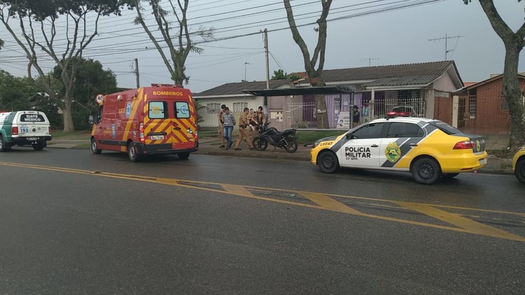 Ladrão anuncia assalto a mulheres em ponto de ônibus e acaba baleado por PM