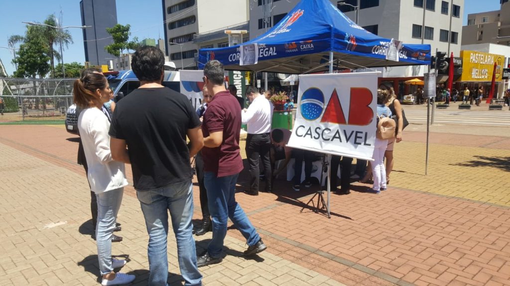 Advogados realizam conscientização sobre violência contra a mulher