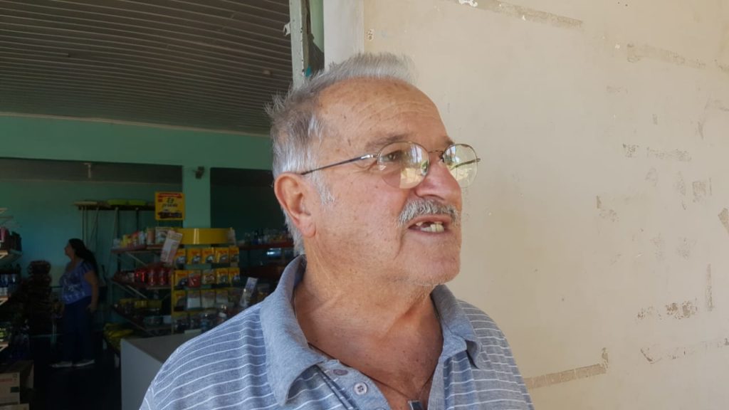 Comerciante reclama do barulho de escape de motos, no Bairro Brasília