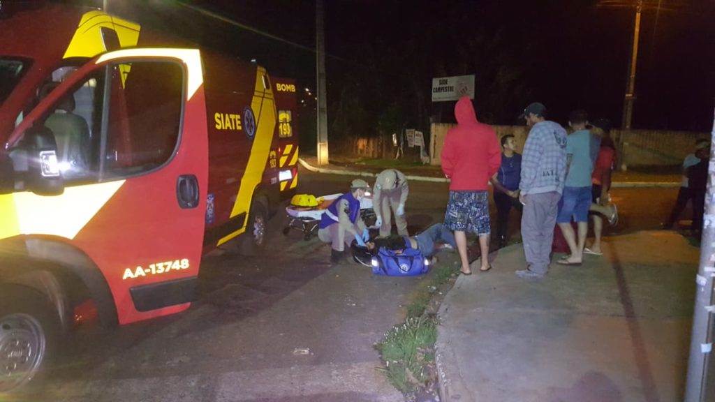 Motociclista fratura fêmur em forte colisão contra carro no Alvorada