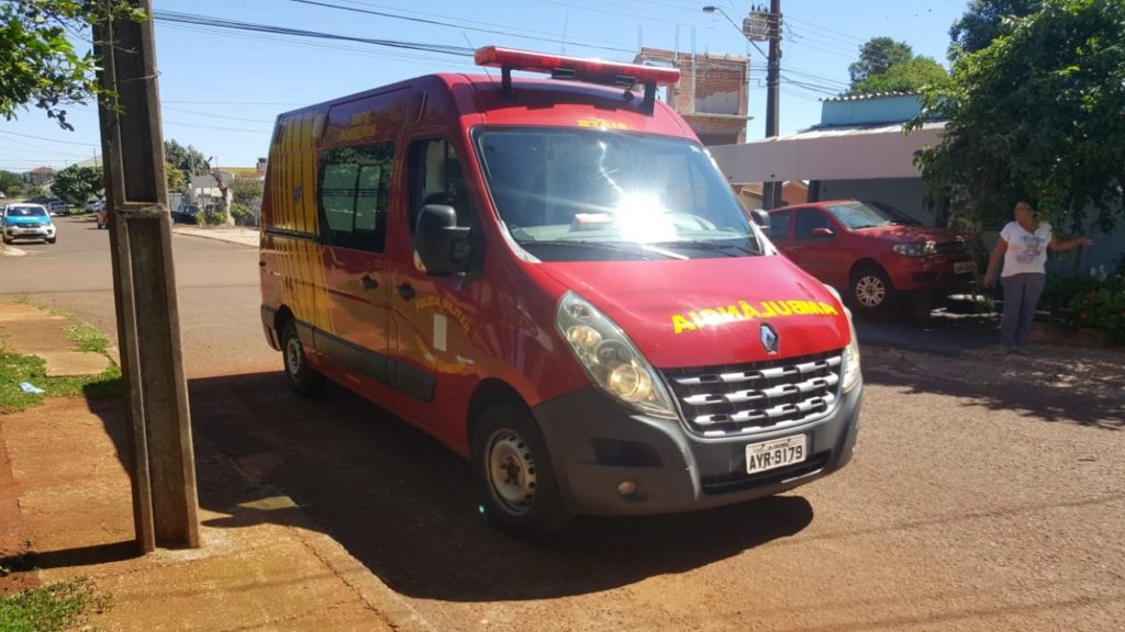Criança é socorrida após cair de cama, no Bairro Paulo Godoy