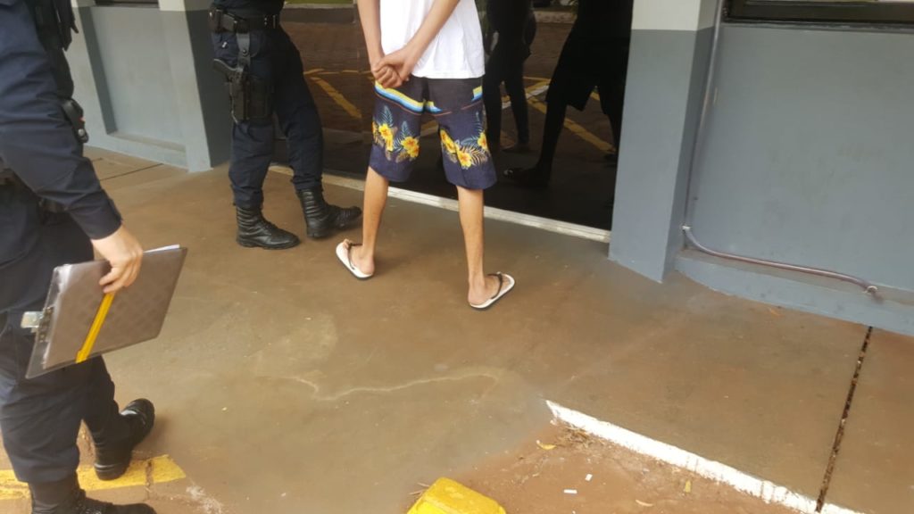 Adolescente é apreendido pela Guarda Municipal com porções de maconha