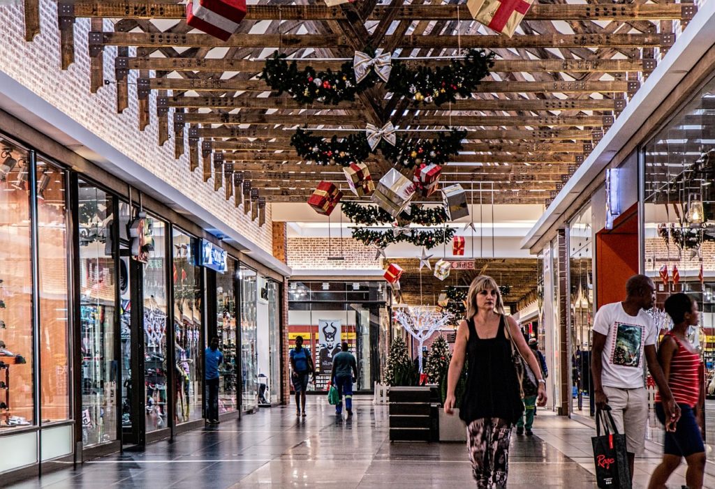 Shoppings e centros comerciais reabrem hoje no Distrito Federal