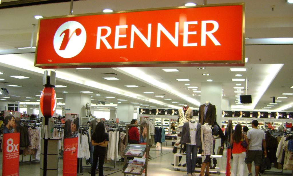 Lojas Renner cobra R$ 300 de forma indevida e terá que pagar R$ 8 mil de indenização para cliente Lojas Renner cobra R$ 300 de forma indevida e terá que pagar R$ 8 mil de indenização para cliente