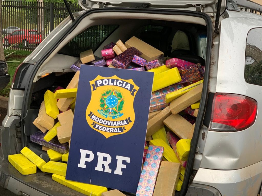 Após perseguição, PRF prende traficante com 583 quilos de maconha em Cambé; assista