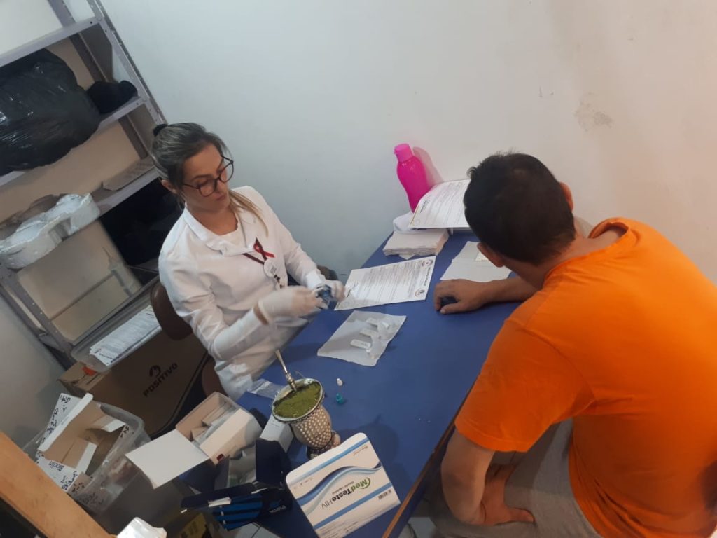 Testes de HIV são realizados em detentos da cadeia pública de Laranjeiras do Sul