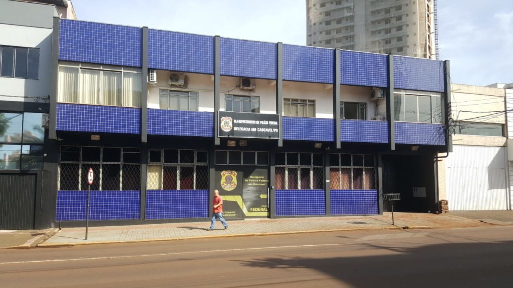 Operação Águas Claras: celular e arma são apreendidos em Cascavel