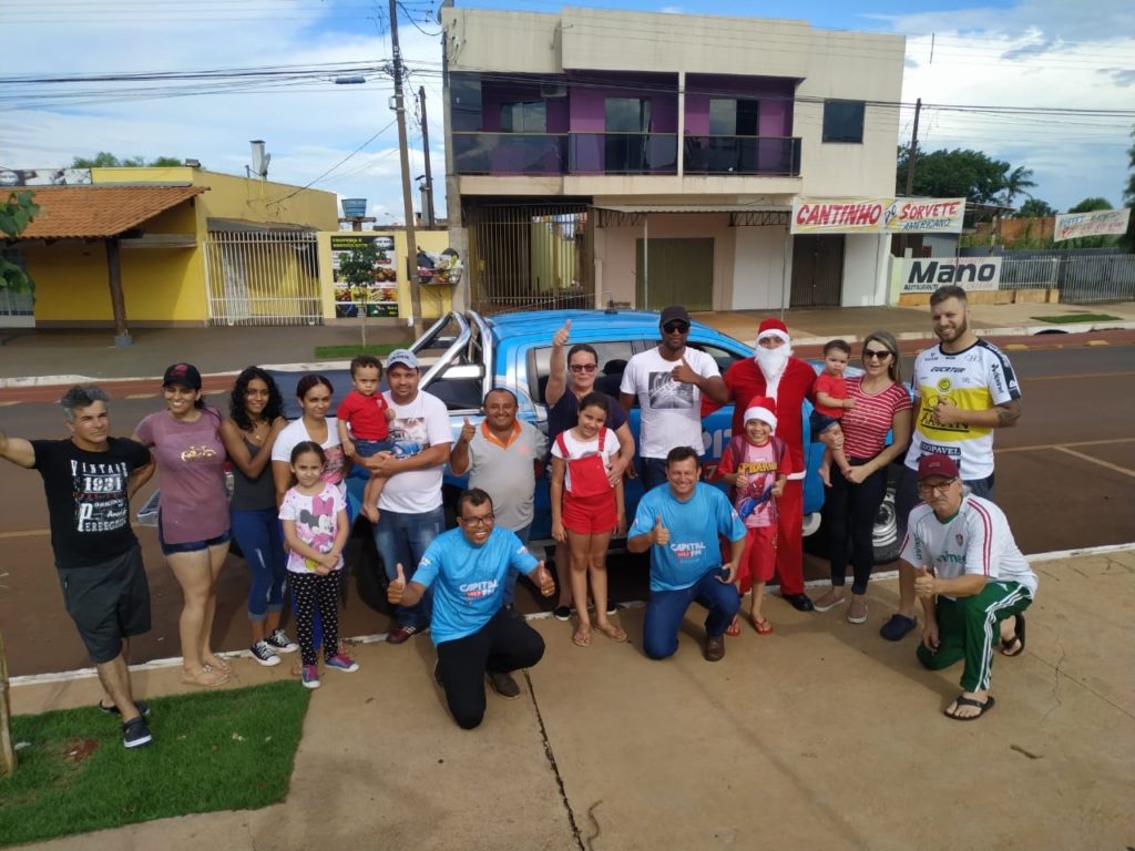 Grupo realiza entrega de cestas natalinas, na Região Oeste de Cascavel