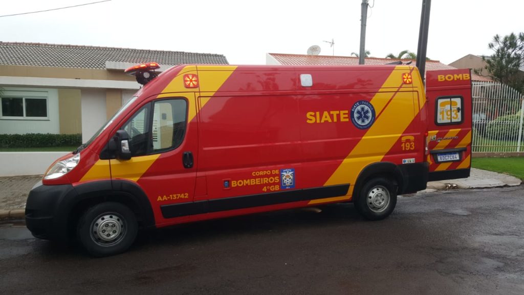 Idosa sofre queda e é socorrida no Bairro Tropical