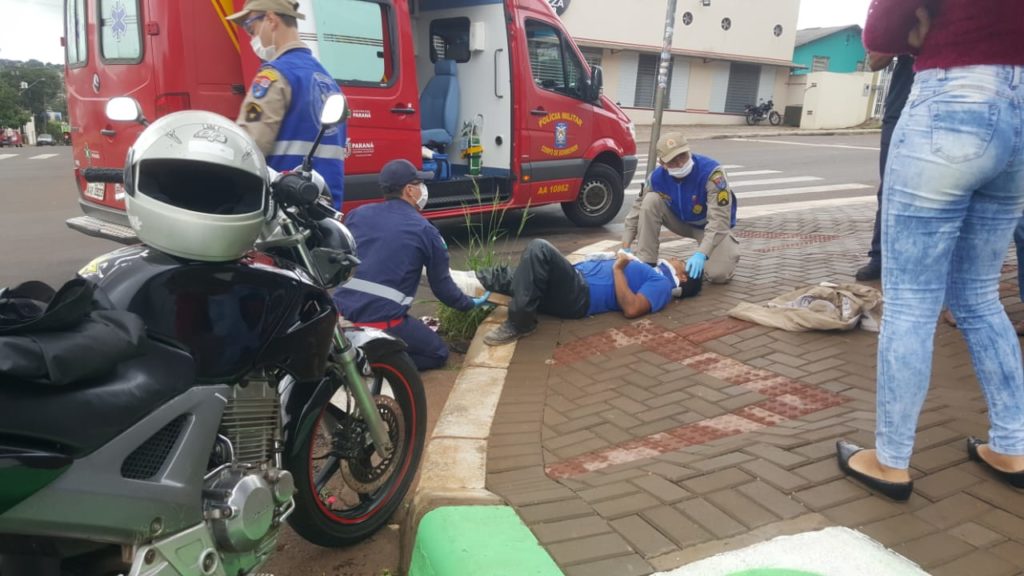 Motociclista sofre grave lesão na perna em acidente no Periolo; condutor do carro evadiu-se