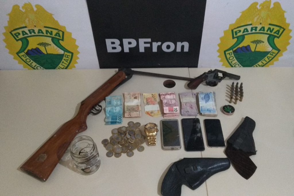 BPFron cumpre mandado de prisão e faz apreensão de drogas e arma de fogo em Guaíra