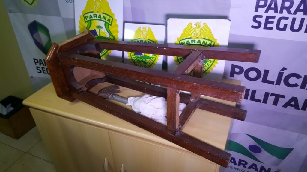 Mulher que agrediu companheiro no Periolo é levada à Delegacia e alega legítima defesa