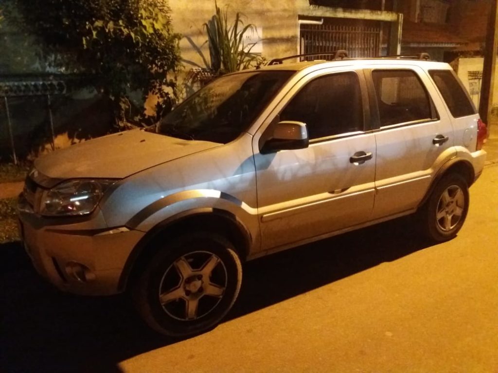 Empresário é preso após ir até casa de ex armado e disparar contra ela